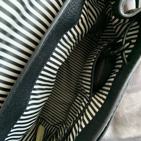 Kate spade medium size backpack great for travel - Picture 2 of 2